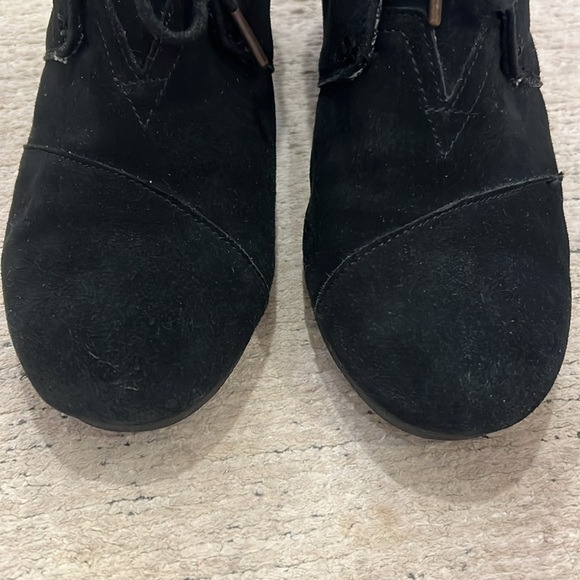 Tom's black wedge booties size 11 - Picture 4 of 9